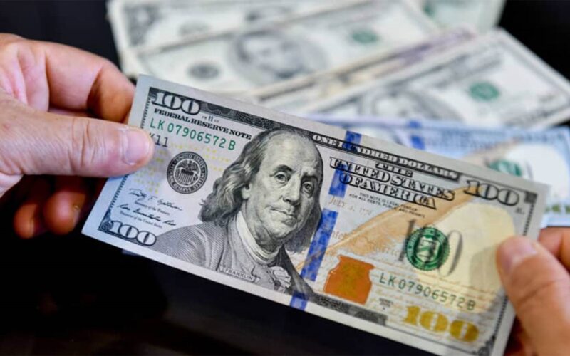 سعر الدولار مقابل الجنيه المصري في البنوك اليوم الأربعاء 8 يناير.. لحظة بلحظة