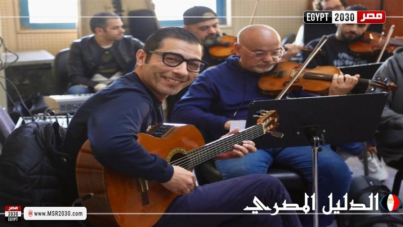 وحيد ممدوح يحتفل بعيد الحب في القاهرة